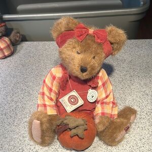 Boyds Bears corduroy overalls with plaid pumpkin